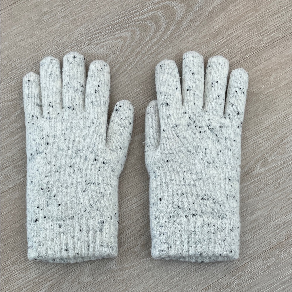 Reitmans Cream Knit Mittens